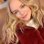 Heather Graham Instagram – I’m so excited that Best Christmas Ever is the #2 most watched movie on Netflix for 2 weeks in a row! It’s also in the top 10 most watched movies in the world! 🌎 🎄💃
Thanks for watching and hope it’s bringing you guys good vibes and some laughs ! 
❤️🥰😘