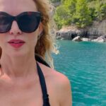 Heather Graham Instagram - Italian Getaway ❤️🇮🇹🍦🍋🍕💋 #amalficoast