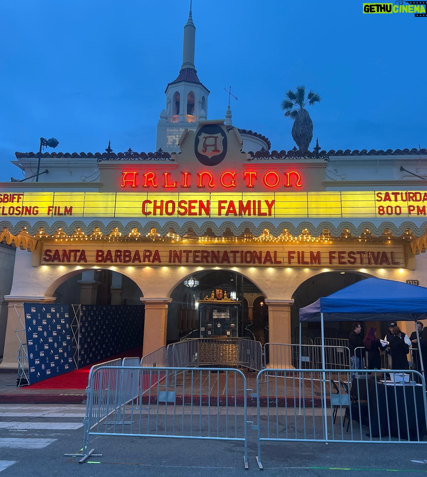 Heather Graham Instagram - It was so fun celebrating the premiere of Chosen Family at the Santa Barbara Film Festival to a sold out 2,000 seat audience! Thanks to everyone who showed up to support. ❤️❤️❤️#chosenfamily❤️ #sbiff 🎥🎬💫