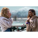 Heather Graham Instagram - #BestChristmasEver is now streaming on @netflix 🎄🌟🎁❤️✨