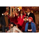 Heather Graham Instagram - #BestChristmasEver is now streaming on @netflix 🎄🌟🎁❤️✨