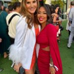 Heather McDonald Instagram - Had the best time @netflix celebrating their #realitytv shows and stars! Swipe Rt for some of it! What a fabulous LA Night! #hollywood #comedy #juicyscoop #realestate #buyingbeverlyhills #sellingsunset #loveisblind #thecircle #squidgame #sellingoc @nickviall @themarybonnet @mskaylacardona @brandongraves_ #drama #tv #awards #nfl #games #thecircle @fatcarriebradshaw my dress and jacket is @aliceandolivia shoes @inez bag @tomford