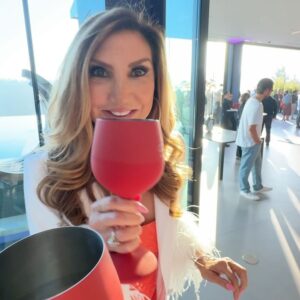 Heather McDonald Instagram - Had the best time @netflix celebrating their #realitytv shows and stars! Swipe Rt for some of it! What a fabulous LA Night! #hollywood #comedy #juicyscoop #realestate #buyingbeverlyhills #sellingsunset #loveisblind #thecircle #squidgame #sellingoc @nickviall @themarybonnet @mskaylacardona @brandongraves_ #drama #tv #awards #nfl #games #thecircle @fatcarriebradshaw my dress and jacket is @aliceandolivia shoes @inez bag @tomford