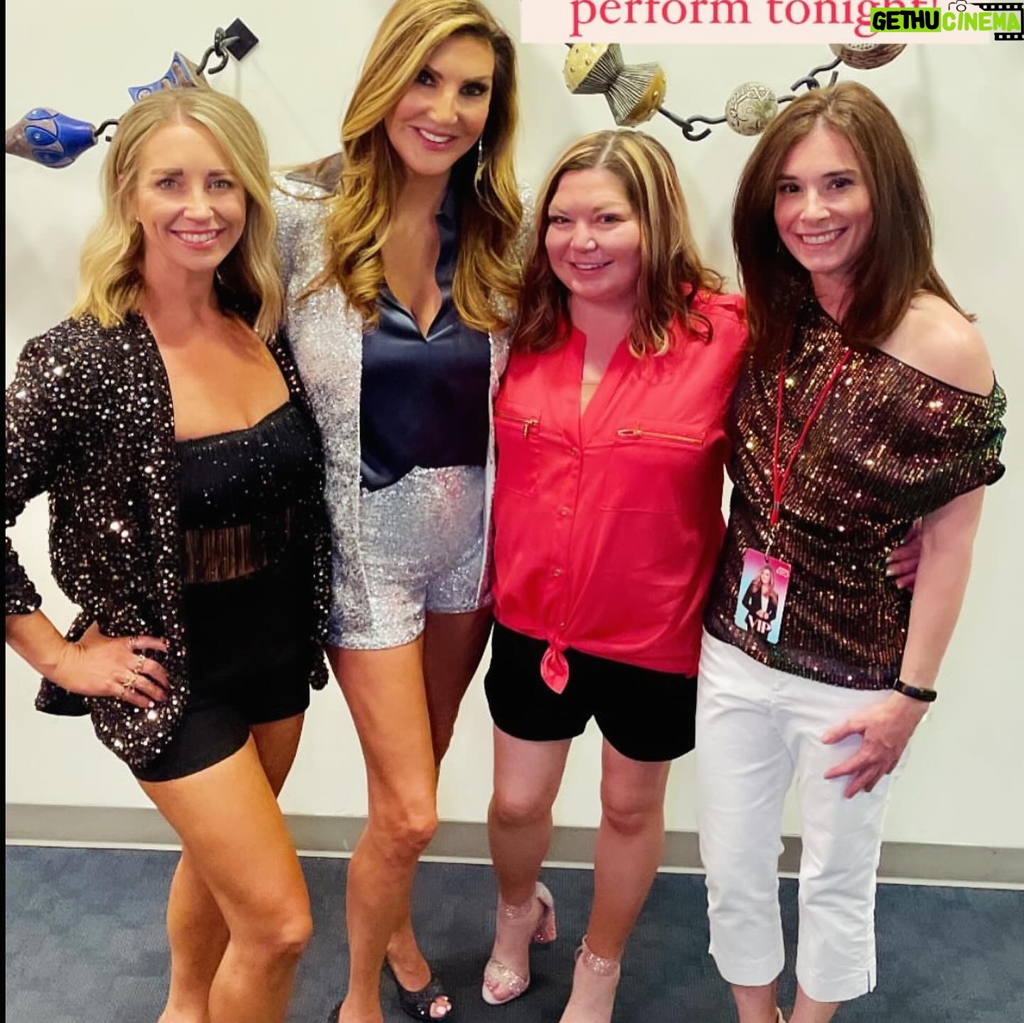 Heather McDonald Instagram - Scottsdale, I love you! So fun! Thank you! #juicyscoop #comedy #standup #impressions #bravotv #moms #boymom #girlmom @thebrandyhoward @mrjuliegoldman