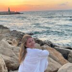 Heather Thomson Instagram – beautiful sunset. beautiful dawn.

#grateful #telavivbeach #travel #joy #sun #fun #adventure #☀