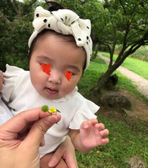 Heaven Hai Instagram - 七月，孩子也7個多月了♥️

完全掌握大喊：媽媽～
就會被抱起來的耍賴技巧😌

希望每個大人小朋友每天都能無憂無慮🌹