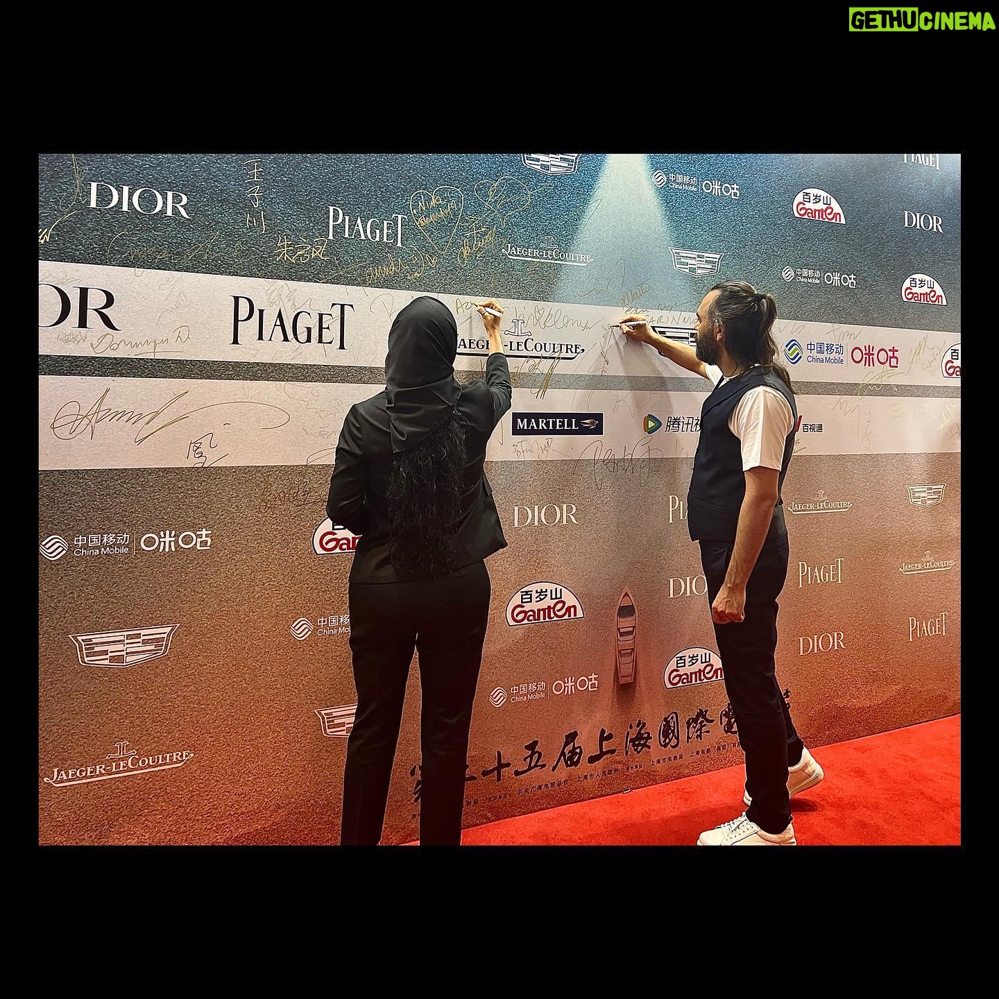 Hediyeh Azidhak - 4K Likes - اکران فیلم سینمایی «آزردگان»
Shanghai Film Festival
First Premier “The Annoyed”
🎬 : @mehdifardghaderi
🪡🧵 : @benjaminfashionhouse
#shanghaifilmfestival
#the_annoyed