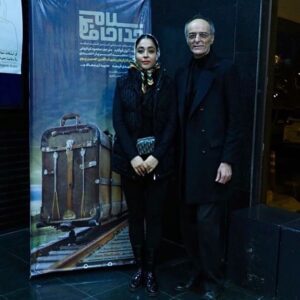 Hediyeh Azidhak Instagram - بسیار آموختم از شما استاد 🙏🏻🌹

دراماتورژ نمایش «سلام خداحافظ» استاد عزیزمان آقای محمد امیر یاراحمدی ✨❣️
این جهان بینی متفاوت و درخشان را مدیون قلم شما هستیم. 

@mohammad_amiryarahmadi 
@shahab.hosseinpour