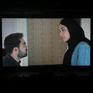 Hediyeh Azidhak Instagram - اکران فیلم سینمایی «آزردگان»

Shanghai Film Festival 
First Premier “The Annoyed”

🎬 : @mehdifardghaderi 

🪡🧵 : @benjaminfashionhouse 

#shanghaifilmfestival 
#the_annoyed