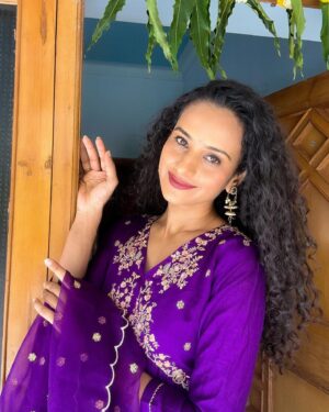 Heena Parmar Instagram - Saal Mubarak 🙏