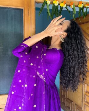 Heena Parmar Instagram - Saal Mubarak 🙏