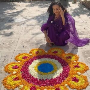 Heena Parmar Instagram - Saal Mubarak 🙏