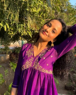 Heena Parmar Instagram - Mera Ghar 🩷

#heenaparmar #ghar #surendranagar #gujrat #gujrati #kathiyawadi #kathiyawad #bagicha #garden #flower #home