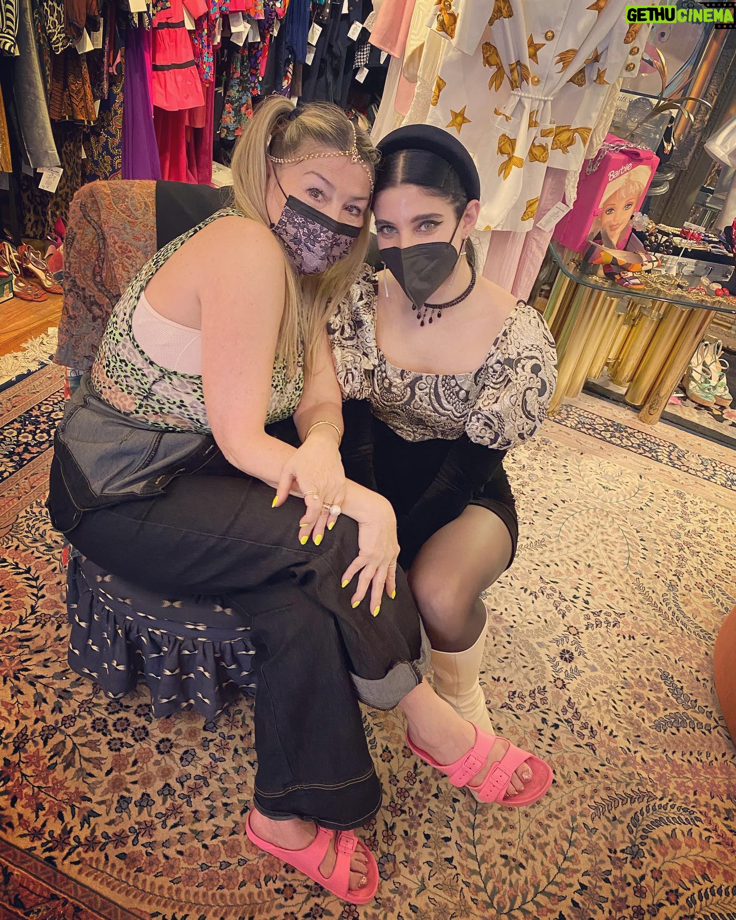 Heidi Gardner Instagram – the ultimate cool girls @legrandstrip Gethu