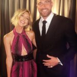 Heidi Gardner Instagram - ESPYS 2022 /// styled by @shea.daspin dress @moschino makeup @jennakristina hair @josephmaine @jenmeyerjewelry @gabrielandco two Super Bowl champs 💕💕 @killatrav @aarondonald99 power date @kerip4eva