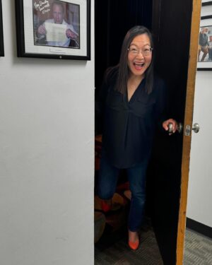 Helen Hong Instagram - I worked all weekend but it wasn’t too bad. #dreamjob #standup #comedy @comedyandmagicclub @jaylenosgarage @kevinnealon 📸: @mslynstagram