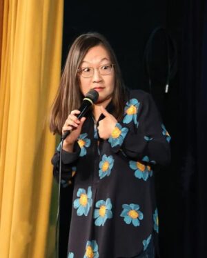Helen Hong Instagram - I worked all weekend but it wasn’t too bad. #dreamjob #standup #comedy @comedyandmagicclub @jaylenosgarage @kevinnealon 📸: @mslynstagram