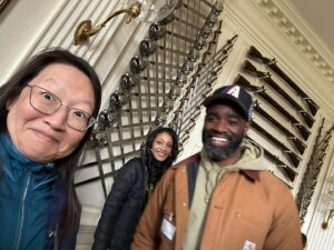Helen Hong Instagram - Wknd photo dump Pt2: @colonialwmsburg w @alzoslade & Queen Tour Manager Shayna   @faithsalie onstage with a giant #meatus