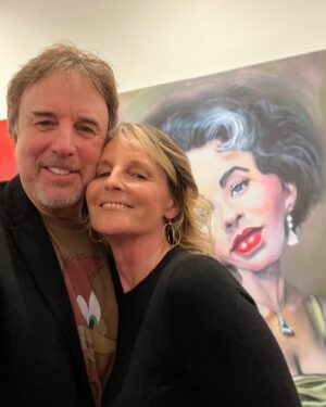 Helen Hunt Instagram - Celebrated @kevinnealon s new book #iexaggeratemybrusheswithfame. Also cuddled with @sukiyeagley what a fun night!