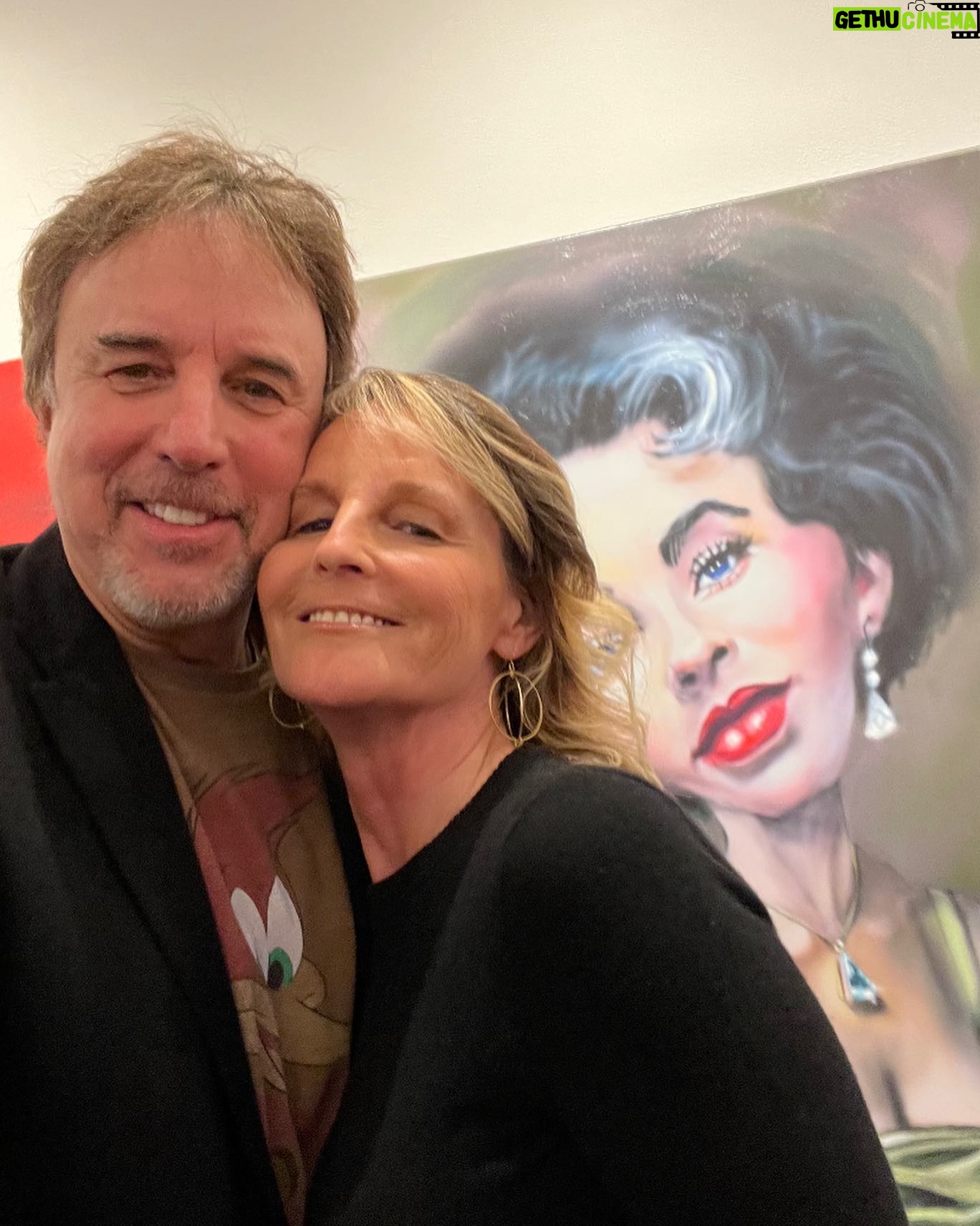 Helen Hunt - 7K Likes - Celebrated @kevinnealon s new book #iexaggeratemybrusheswithfame. Also cuddled with @sukiyeagley what a fun night!