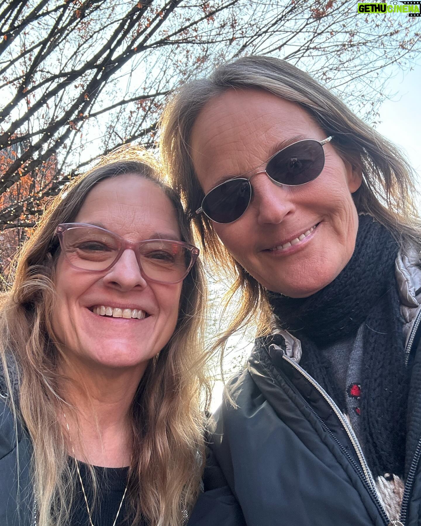 Helen Hunt - 4.5K Likes - Actual Holiday Spirit
🙏🏽@jeffreynordling @camrynmanheim @catherinefriesvaughn and New York City