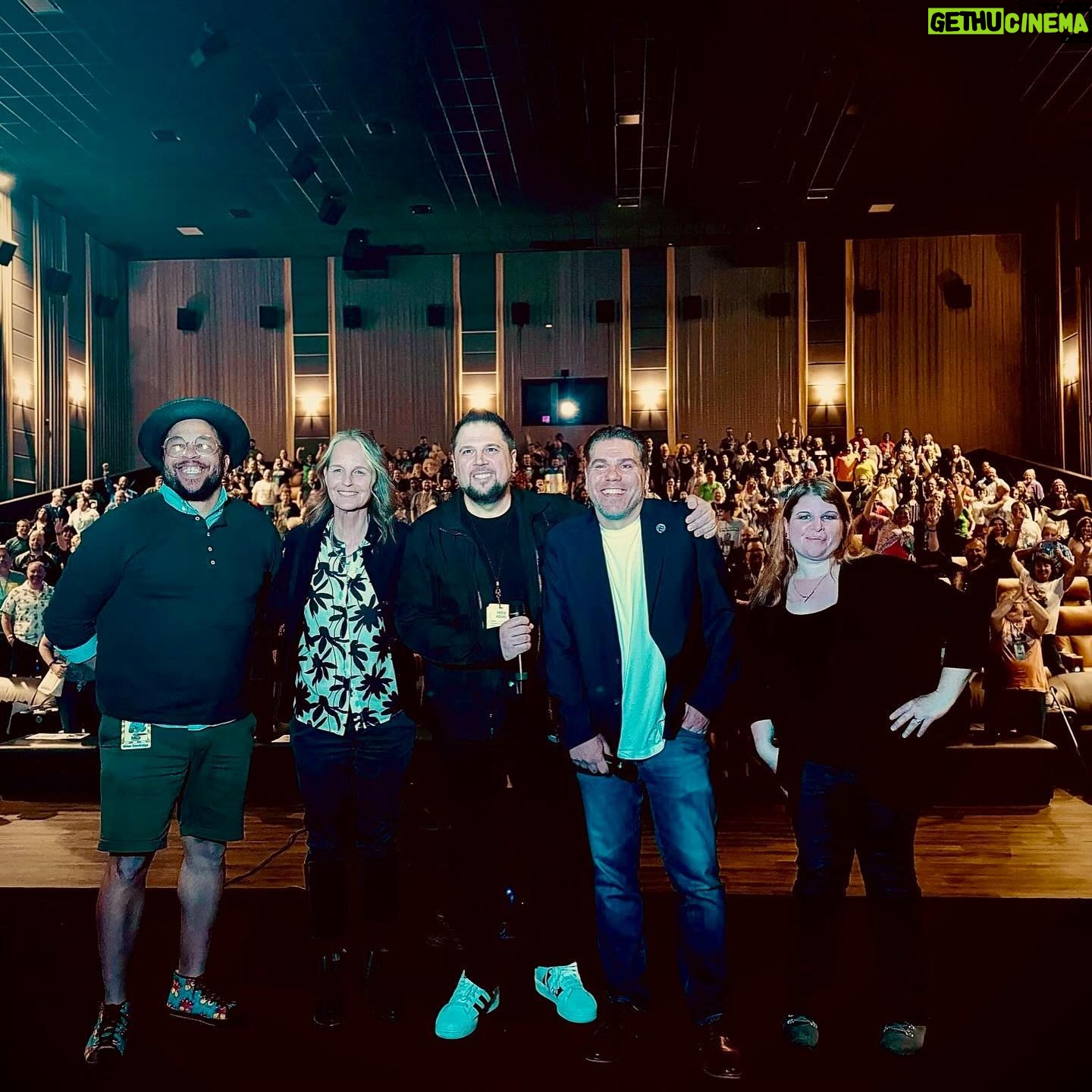 Helen Hunt Instagram - Went to a great screening of #Twister tonight. Great Q and A, beautiful, HUGE screen at the @emaginetheatres in Detroit. There were fans dressed like Dr. Jo Harding and other folks from the film. Also a woman in a cow onesie. So fun. Thank you for the thoughtful questions. You never know when someone is going to share something really meaningful. #ilovemovies