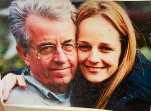 Helen Hunt Instagram - Thinking of you Gordie. 

Gonna do my best impression of you today.

April 26 1929
Dec 17 2016 
and on and on…❤️