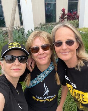 Helen Hunt Instagram - Here with artists @jackiemontreal and @romyrosemont marching in support of the truth that human beings and human beings who make art matter. 

Who had kids and teens during early Covid? Who was scared shitless that this would crush their spirits? Who turned to movies and TV, to the work of actors and writers to lift their spirits?  I sure did. 
#unionstrong
@sagaftra @writersguildwest @wgaeast