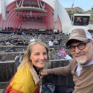 Helen Hunt Instagram - Waiting’ on Willieeeee!!!

@willienelsonofficial 
@hollywoodbowl 
#Happy Birthday!
@jeffreynordling ❤️