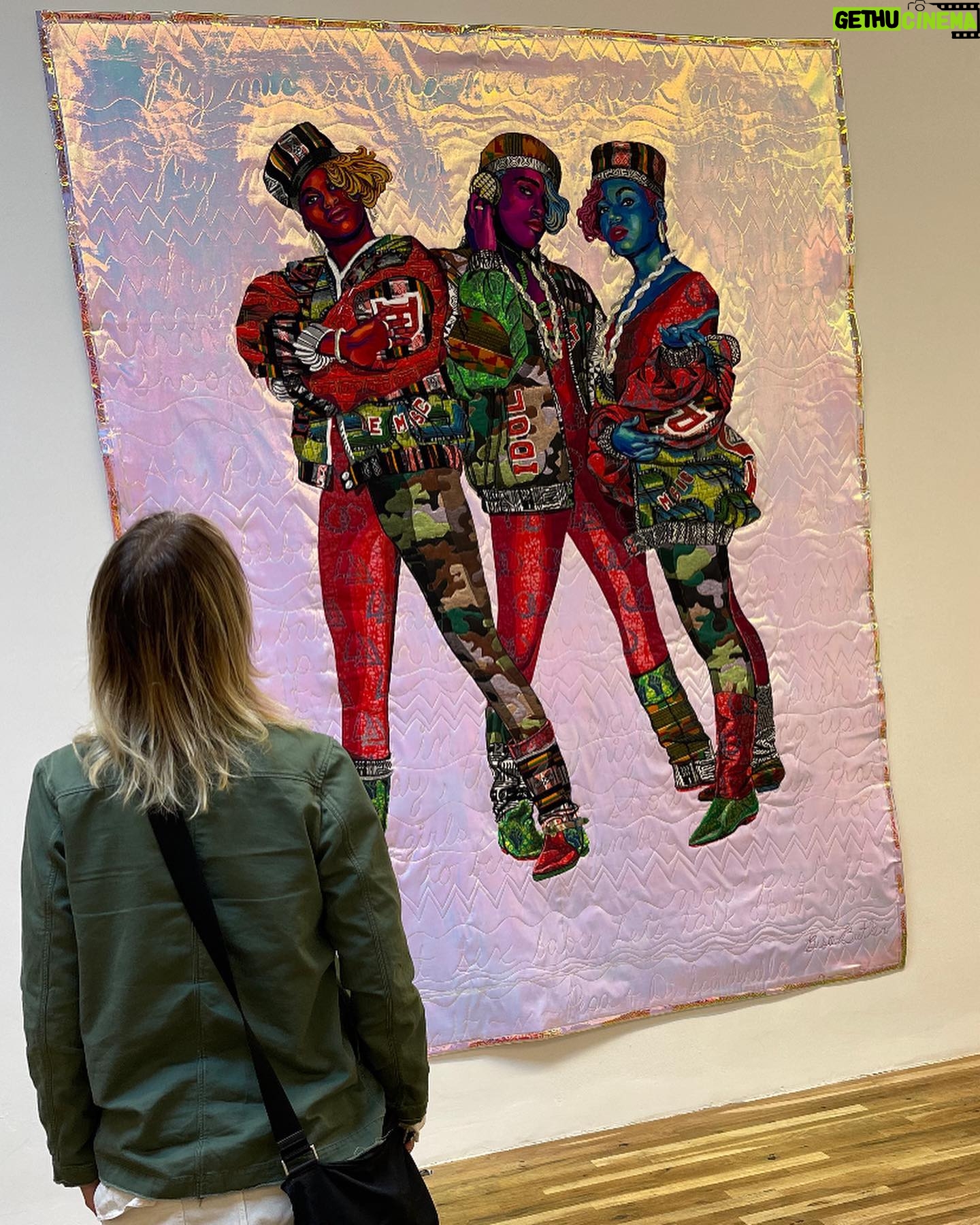 Helen Hunt Instagram - Photos cannot capture the work of this incredible artist. If you can, when you can, see @bisabutler s work. Thank you @jeffreynordling for introducing me to her. Right now @jeffreydeitchgallery Incredible!