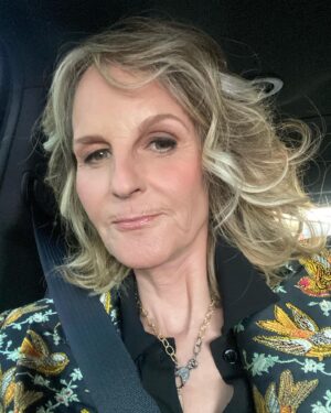 Helen Hunt Instagram - On the way to the @blindspottingstarz Season 2 premiere!! @darrellredleaf as always, did my hair. Doesn’t it look good?  And SO much of it is mine!