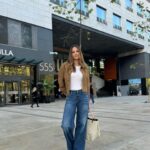 Helen Lindes Instagram - Look de trabajo en Barcelona 🎥… Días de rodaje en estudio, grabando cosas muy chulas!! #campaña #beautycampaign #hair #model #spain