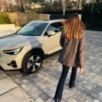 Helen Lindes Instagram – #publi Nuevo híbrido en casa 🙌🙌🙌 No puedo estar más feliz @volvocares #volvoxc40 #hybridcar