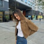 Helen Lindes Instagram - Look de trabajo en Barcelona 🎥… Días de rodaje en estudio, grabando cosas muy chulas!! #campaña #beautycampaign #hair #model #spain