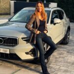 Helen Lindes Instagram – #publi Nuevo híbrido en casa 🙌🙌🙌 No puedo estar más feliz @volvocares #volvoxc40 #hybridcar