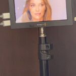 Helen Lindes Instagram - Semana intensa de trabajo en Lyon 🙌🙌 madrugones, horas de pelo y maquillaje y días enteros en estudio de rodaje y fotos… pero feliz de compartir mi tiempo con un equipo tan agradable y profesional 🥰 Y por supuesto muy agradecida por trabajar en lo que me gusta y por tantos años!! ❤️@rowentafrance @martaasturias @pablorobledo_co @reyesembid