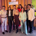 Helen Lindes Instagram – Recordando uno de los eventos más emotivos a los que he ido este año… Gracias @clarinsespana por vuestra labor, como siempre es un placer poder apoyar causas benéficas como la de @aldeasinfantiles_es 💙❤️ Enhorabuena a la premiada Helena González,
madre de acogida de Aldeas Infantiles SOS, a la maravillosa madrina @anitatallgirl 🥰 Y a @isabellepicou por un evento precioso. #prixpourlenfanceclarins