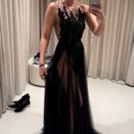 Helen Lindes Instagram – ¿Me ayudáis a elegir? No sabría decir cuál me gusta más ❤️ @marcoymaria #lookevento #dificileleccion #diseñocanario #modaespañola