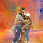 Helen Lindes Instagram - Qué suerte tienen nuestros hijos de tenerte @rudy5fernandez ❤️ Siempre tan presente en los buenos y en los malos momentos, para celebrar, reír o educar… tienes muchos dones, pero sin duda tú naciste para ser padre. ¡Feliz día del padre! #happyfathersday