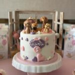 Helen Lindes Instagram - 5 años ya!! Mi niña preciosa… eres la alegría de la casa, siempre dispuesta a ayudar y tan cariñosa… te queremos infinito 💜 Feliz cumple Aura 🥰
