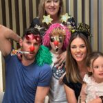 Helen Lindes Instagram – ¡¡¡Feliz día de Reyes!!! 👑👑👑Recap de unas Navidades maravillosas… 💙🎄❤️❄️ #family #friends #dogs #christmastime