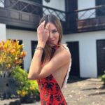 Helen Lindes Instagram - El look perfecto para un evento en la isla… eso fue lo que pensé cuando vi este vestido de @theiqcollection en @valytyplace ❤️ Qué opináis?? #lovelanzarote #lanzarote @turismolzt
