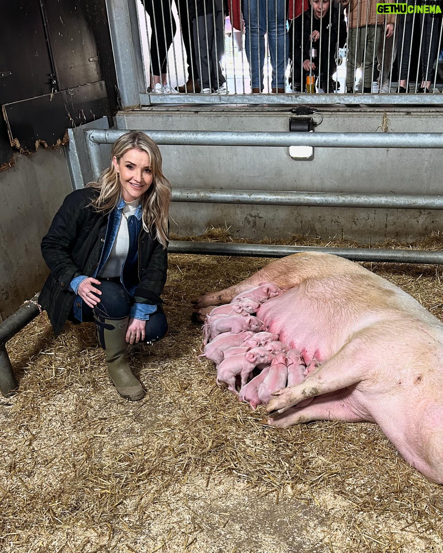 Helen Skelton Instagram - More from the farm β¦. Including some of the best visitors and additions. Spring time on the farm continues tonight 8pm @channel5_tv π΄πππ₯ #spring #farming #springtime #televisionshow #rurallife #yorkshire