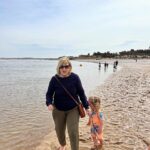 Helen Skelton Instagram - Grateful 😍☀️🌊 🦀🐚 #uk #easterbreak #downtime #beach #sandbetweenmytoes #norfolk #wells