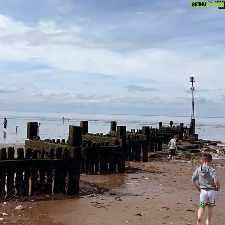 Helen Skelton - 20.7K Likes - Norfolk spam incoming…time to do nothing 😍#staycation #norfolk #downtime #roadtrip #easter #familytime #schoolhols