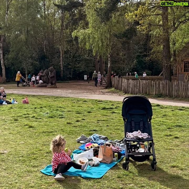 Helen Skelton - 20.7K Likes - Norfolk spam incoming…time to do nothing 😍#staycation #norfolk #downtime #roadtrip #easter #familytime #schoolhols