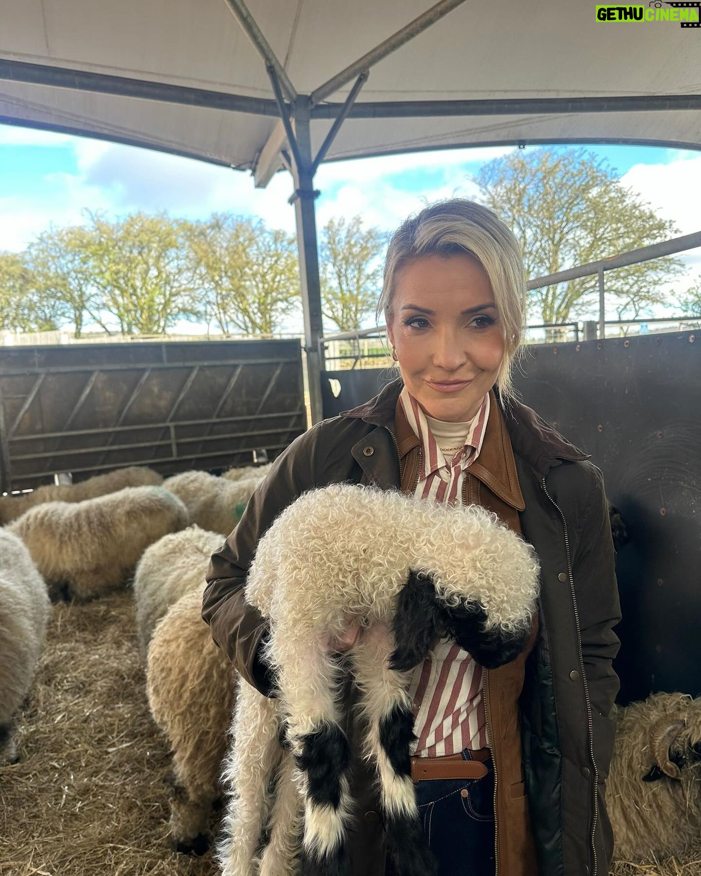 Helen Skelton Instagram - CLOTHES….. Took a million pics last week on the farm …. Before I spam you with the baby animals here’s the clobber because that’s what 90 % of my dms are about… very grateful to be working with @gooutdoors and @jdwilliamsuk at the minute which means I have some welcome additions to my wardrobe … alongside that some lovely brands, big and small have loaned me things recently so I tagged them. Plenty of these boots and jackets are years old ….One of these wax jackets had a football ticket from 2017 in the pocket….. if clothes could talk 😳😉 😆 Thank you @annabelkermanstylist for sorting me out, thank you @melissabourne for painting my face ❤️ Pic 1. Jacket @karen_millen shirt @insidejigsaw jeans @jdwilliamsuk (ad) Pic 2. Waistcoat and boots @fairfaxandfavor Jacket @gooutdoors (ad) leggings and belt @marksandspencer @marksandspencerstyle @sockshopuk Pic 3. Jeans @marksandspencer jacket necklace @chlobojewellery @warehouseuk waistcoat @jdwilliamsuk (ad) @marksandspencerstyle Pic 4. Waistcoat @fairfaxandfavor shirt @jdwilliamsuk (Ad) jacket @gooutdoors (ad) Pic 5. Waistcoat @wyselondon @chlobojewellery shirt @jdwilliamsuk (ad) boots @fairfaxandfavor jeans @marksandspencer #farm #yorkshire #rurallife #outdoors #clothes #layers #outdoorwear #ad #loans #