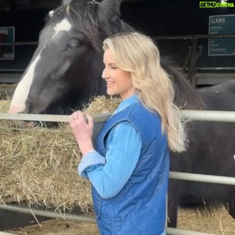 Helen Skelton Instagram - CLOTHES….. Took a million pics last week on the farm …. Before I spam you with the baby animals here’s the clobber because that’s what 90 % of my dms are about… very grateful to be working with @gooutdoors and @jdwilliamsuk at the minute which means I have some welcome additions to my wardrobe … alongside that some lovely brands, big and small have loaned me things recently so I tagged them. Plenty of these boots and jackets are years old ….One of these wax jackets had a football ticket from 2017 in the pocket….. if clothes could talk 😳😉 😆 Thank you @annabelkermanstylist for sorting me out, thank you @melissabourne for painting my face ❤️ Pic 1. Jacket @karen_millen shirt @insidejigsaw jeans @jdwilliamsuk (ad) Pic 2. Waistcoat and boots @fairfaxandfavor Jacket @gooutdoors (ad) leggings and belt @marksandspencer @marksandspencerstyle @sockshopuk Pic 3. Jeans @marksandspencer jacket necklace @chlobojewellery @warehouseuk waistcoat @jdwilliamsuk (ad) @marksandspencerstyle Pic 4. Waistcoat @fairfaxandfavor shirt @jdwilliamsuk (Ad) jacket @gooutdoors (ad) Pic 5. Waistcoat @wyselondon @chlobojewellery shirt @jdwilliamsuk (ad) boots @fairfaxandfavor jeans @marksandspencer #farm #yorkshire #rurallife #outdoors #clothes #layers #outdoorwear #ad #loans #
