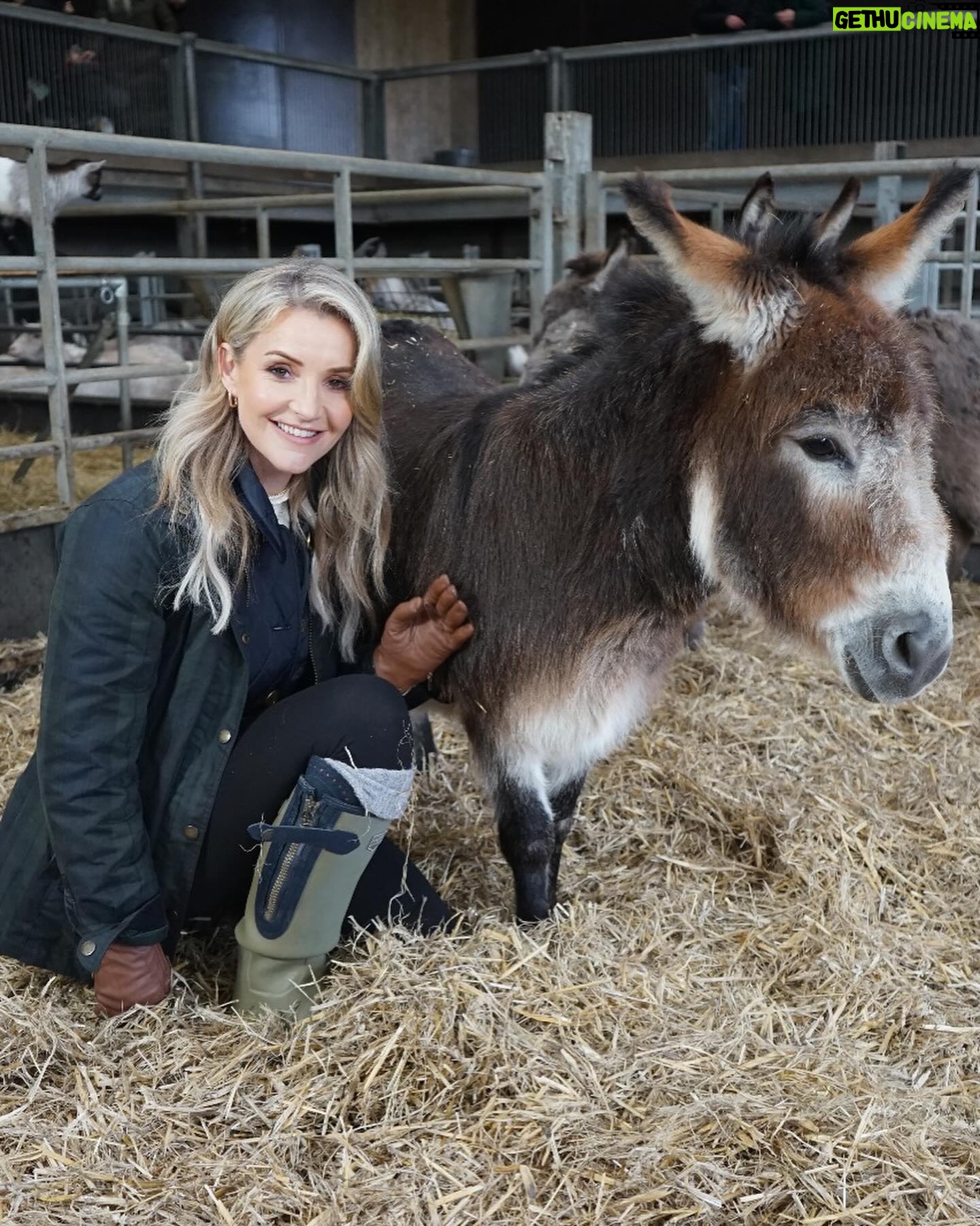 Helen Skelton Instagram - CLOTHES….. Took a million pics last week on the farm …. Before I spam you with the baby animals here’s the clobber because that’s what 90 % of my dms are about… very grateful to be working with @gooutdoors and @jdwilliamsuk at the minute which means I have some welcome additions to my wardrobe … alongside that some lovely brands, big and small have loaned me things recently so I tagged them. Plenty of these boots and jackets are years old ….One of these wax jackets had a football ticket from 2017 in the pocket….. if clothes could talk 😳😉 😆 Thank you @annabelkermanstylist for sorting me out, thank you @melissabourne for painting my face ❤️ Pic 1. Jacket @karen_millen shirt @insidejigsaw jeans @jdwilliamsuk (ad) Pic 2. Waistcoat and boots @fairfaxandfavor Jacket @gooutdoors (ad) leggings and belt @marksandspencer @marksandspencerstyle @sockshopuk Pic 3. Jeans @marksandspencer jacket necklace @chlobojewellery @warehouseuk waistcoat @jdwilliamsuk (ad) @marksandspencerstyle Pic 4. Waistcoat @fairfaxandfavor shirt @jdwilliamsuk (Ad) jacket @gooutdoors (ad) Pic 5. Waistcoat @wyselondon @chlobojewellery shirt @jdwilliamsuk (ad) boots @fairfaxandfavor jeans @marksandspencer #farm #yorkshire #rurallife #outdoors #clothes #layers #outdoorwear #ad #loans #