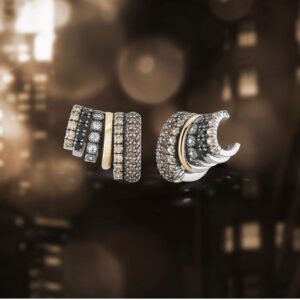 Helena Isabel Instagram - Este anel e brincos foram inspirados nas cores e luzes da cidade que nunca dorme! Nova Iorque! Lindos não acham?

@tashijewels 
www.tashijewels.com
#colecaonewyork